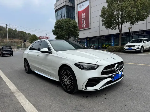 Mercedes-Benz C-Class — Фото автомобиля 3
