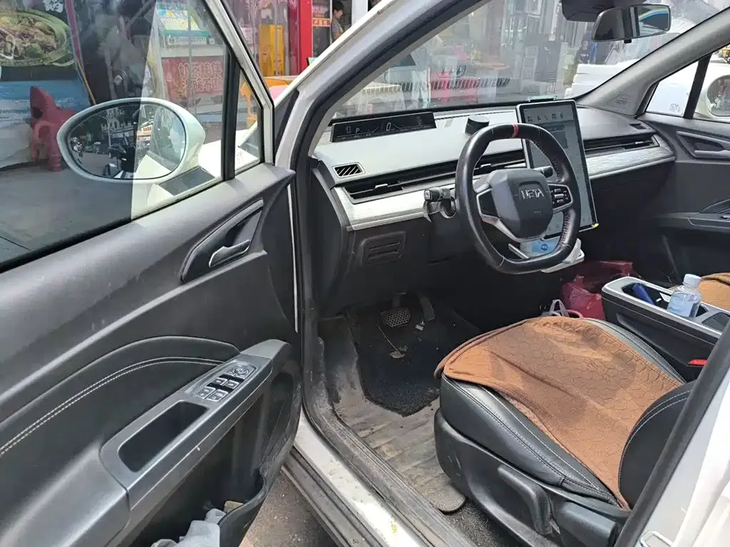 Nezha Auto Nezha V 2022 Trend 300 Lite LFP — Фото автомобиля 12