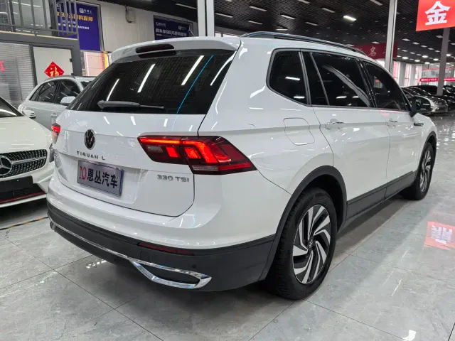 Volkswagen Tiguan L — Фото автомобиля 9