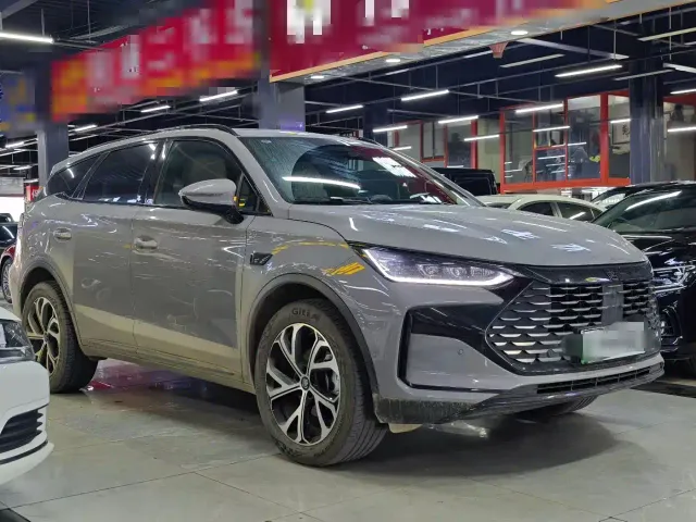 BYD Tang — Фото автомобиля 3