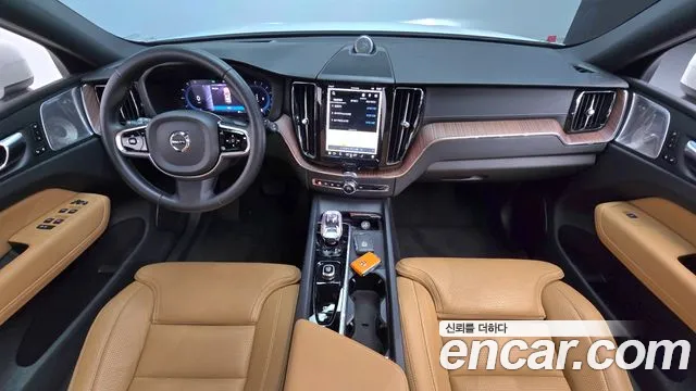 Вольво XC60 — Фото автомобиля 7