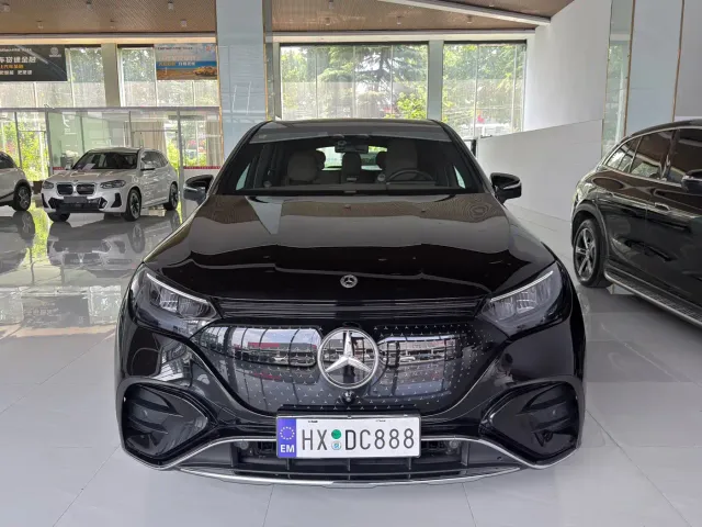 Mercedes-Benz EQE SUV — Фото автомобиля 2