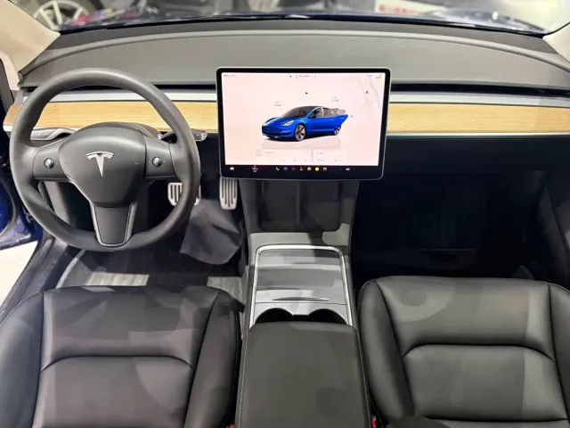 Tesla Model 3 — Фото автомобиля 10