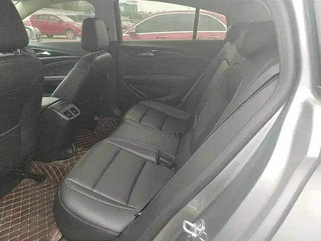 Buick Regal — Фото автомобиля 16