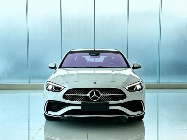 Mercedes-Benz C-Class — Фото автомобиля 2