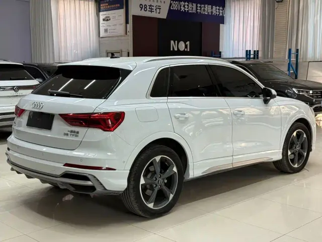 Audi Q3 — Фото автомобиля 4