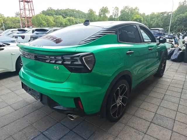 Lynk & Co 05 — Фото автомобиля 6