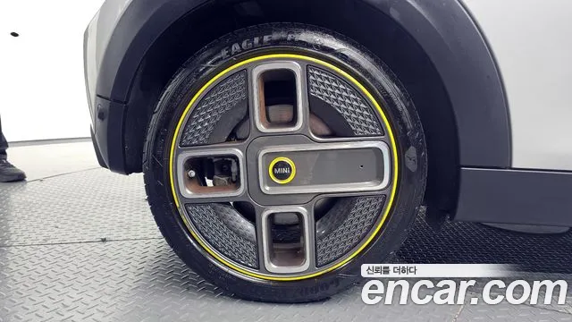 Mini Cooper Cooper Электро SE Электро — Фото автомобиля 4