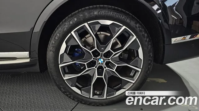 BMW X7 — Фото автомобиля 15