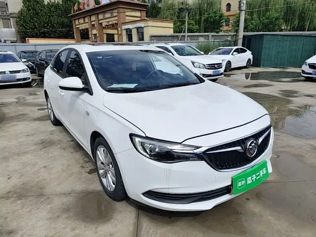 Buick Excelle — Фото автомобиля 3