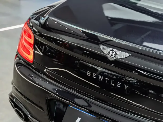 Bentley Flying Spur 2022 4.0T V8 Standard — Фото автомобиля 9