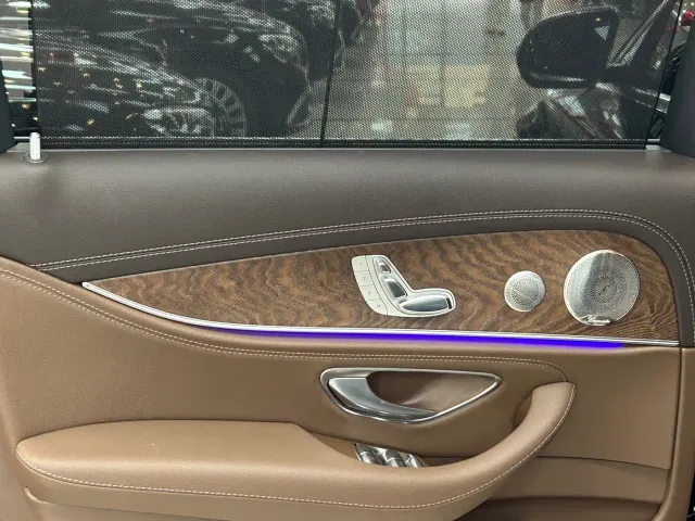 Mercedes-Benz E-Class — Фото автомобиля 11