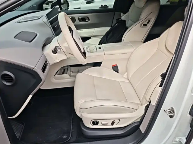 Li Auto i6 — Фото автомобиля 19