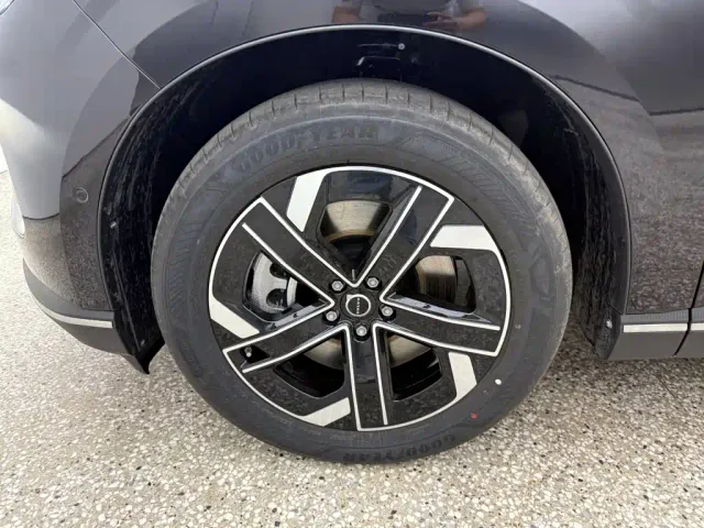 Volvo XC70 Plug-in Hybrid — Фото автомобиля 11