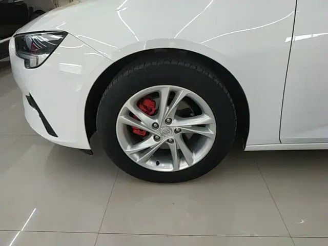 Buick Regal — Фото автомобиля 22