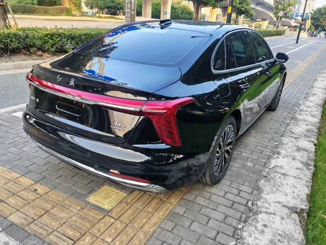 Hongqi H5 — Фото автомобиля 8