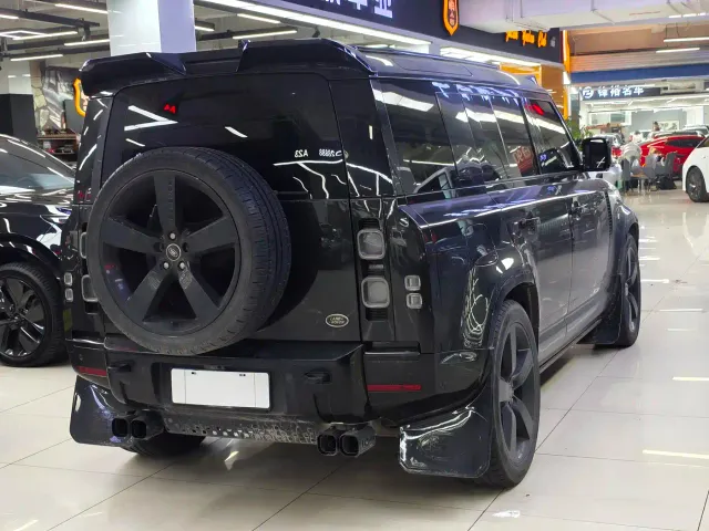 Land Rover Defender — Фото автомобиля 6