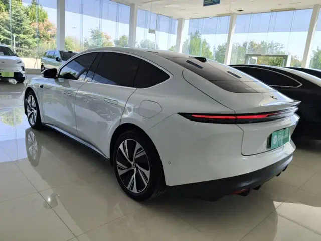 Nio ET5 — Фото автомобиля 4