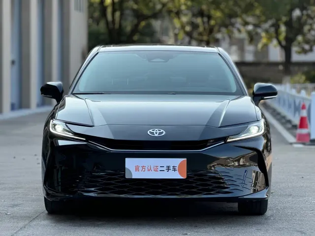 Toyota Camry — Фото автомобиля 2