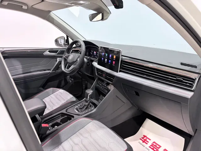 Volkswagen Tiguan L PHEV — Фото автомобиля 22