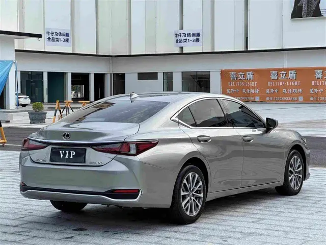 Lexus ES — Фото автомобиля 9