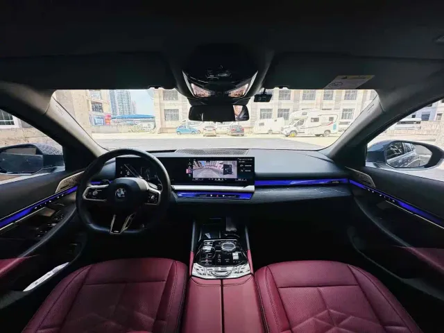 BMW 5 Series — Фото автомобиля 6