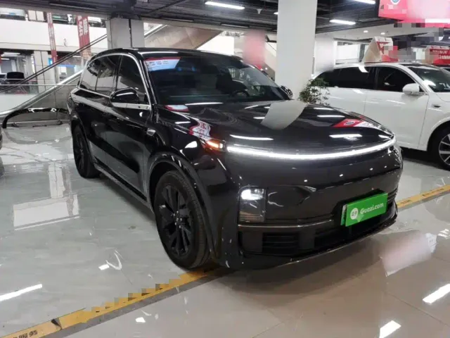 Li Auto L8 — Фото автомобиля 3
