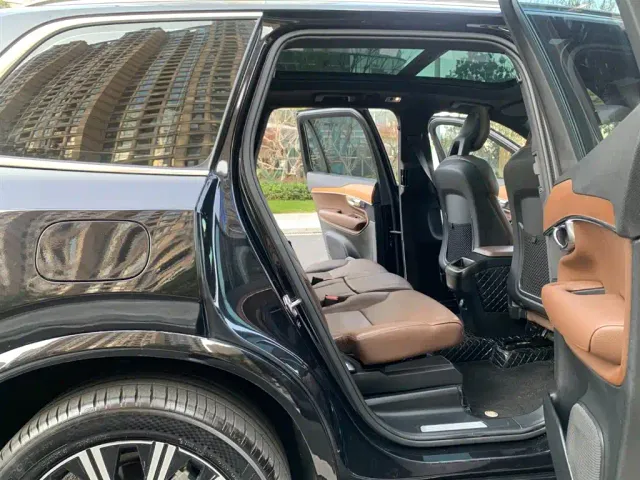 Volvo XC90 — Фото автомобиля 14
