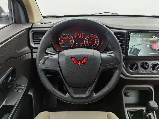 Wuling Hongguang V — Фото автомобиля 11