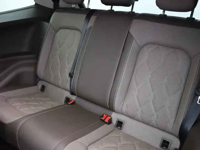 Volkswagen Viloran 2023 Facelift 380TSI Premium Edition — Фото автомобиля 16