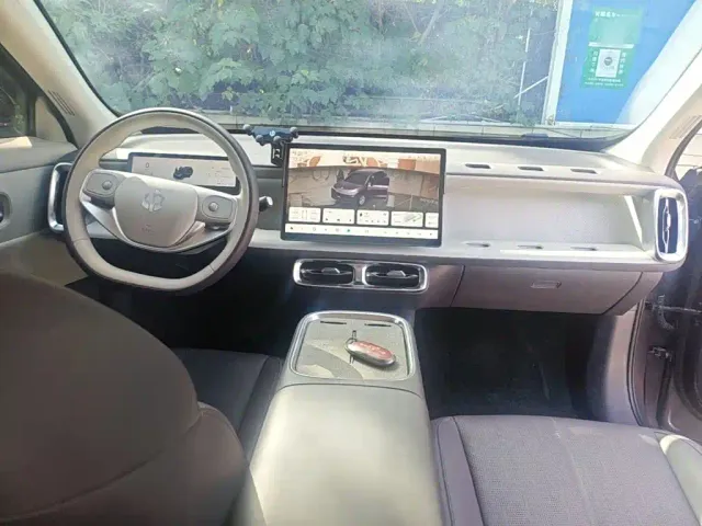 Leapmotor B10 — Фото автомобиля 9
