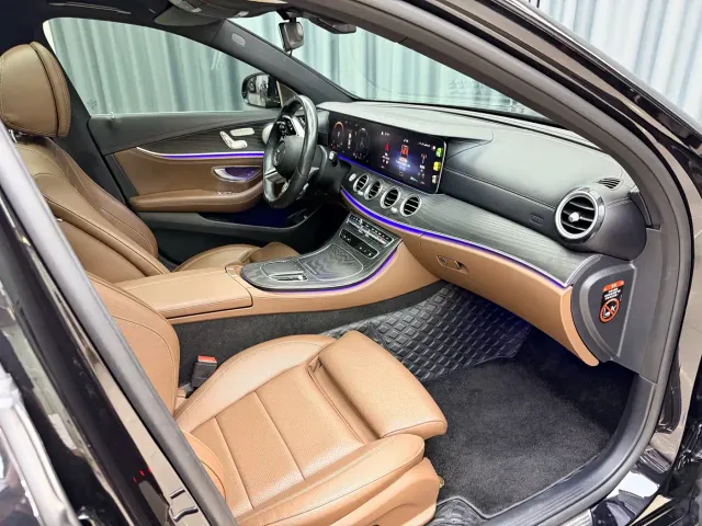 Mercedes-Benz E-Class — Фото автомобиля 21