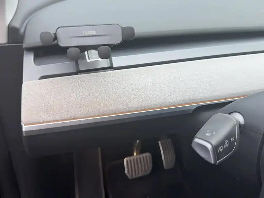 Tesla Model Y 2023 Rear-Wheel Drive Edition — Фото автомобиля 10