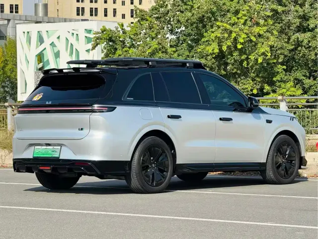 Li Auto L6 — Фото автомобиля 9