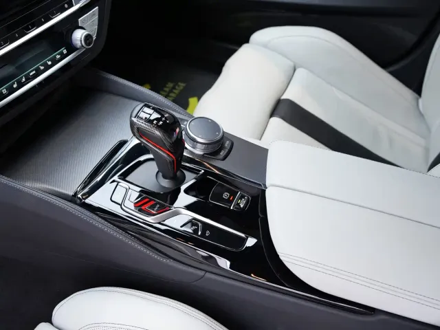 BMW M5 — Фото автомобиля 12