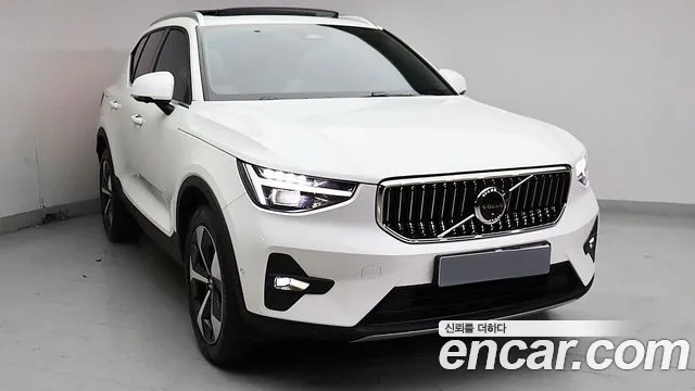 Volvo XC40 — Фото автомобиля 19