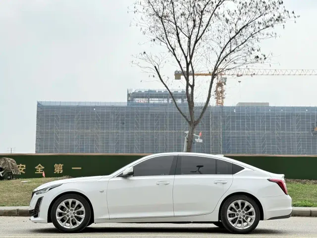 Cadillac CT5 — Фото автомобиля 3