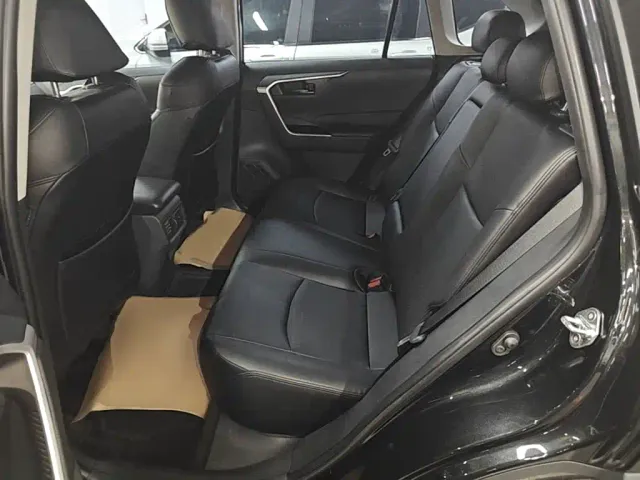 Toyota RAV4 — Фото автомобиля 16