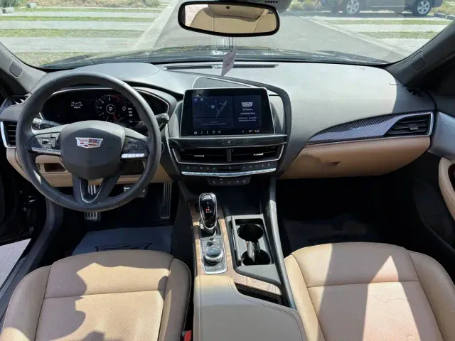 Cadillac CT5 — Фото автомобиля 12
