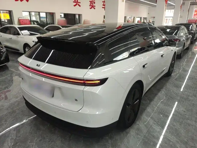 Li Auto i6 — Фото автомобиля 6
