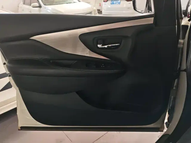 Nissan Murano — Фото автомобиля 7