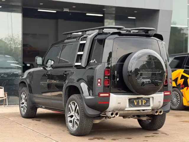Land Rover Defender — Фото автомобиля 5