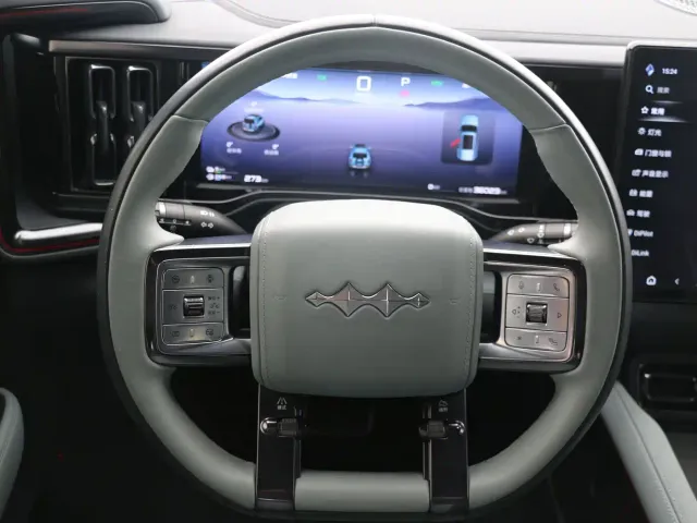 BYD FangChengBao Leopard 5 — Фото автомобиля 6