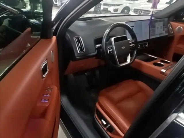 Li Auto L7 — Фото автомобиля 15