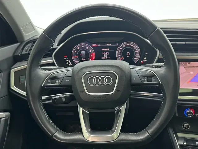 Audi Q3 — Фото автомобиля 11