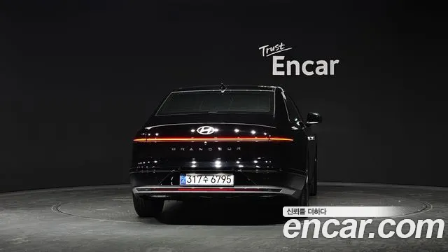 Hyundai Grandeur Grandeur (GN7) 2.5 Бензин 2WD — Фото автомобиля 4