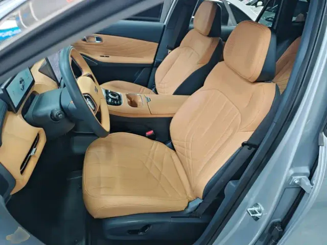 Geely Galaxy Starship 7 EM-i — Фото автомобиля 7