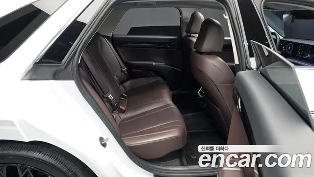 Hyundai Grandeur GN7 — Фото автомобиля 17