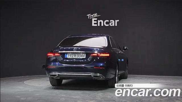 Mercedes-Benz E-Class E-класс W213 E350 4MATIC Avantgarde — Фото автомобиля 4