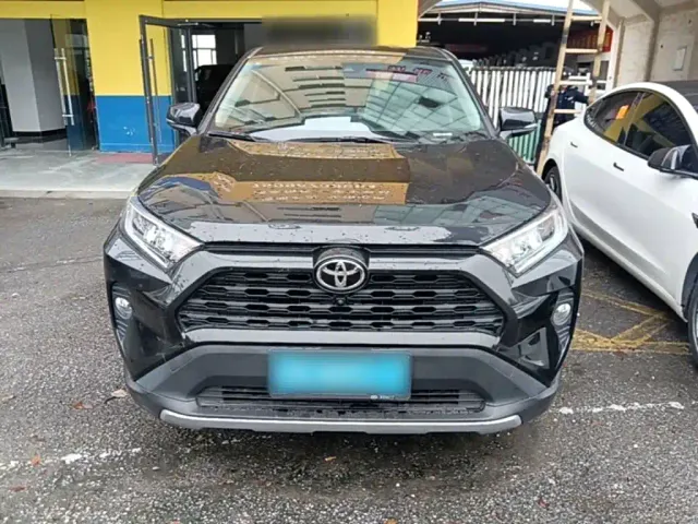 Toyota RAV4 — Фото автомобиля 2